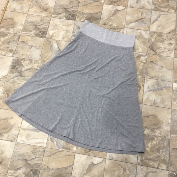 BASIC COLORS Grey Skirt - Picture 2 of 8